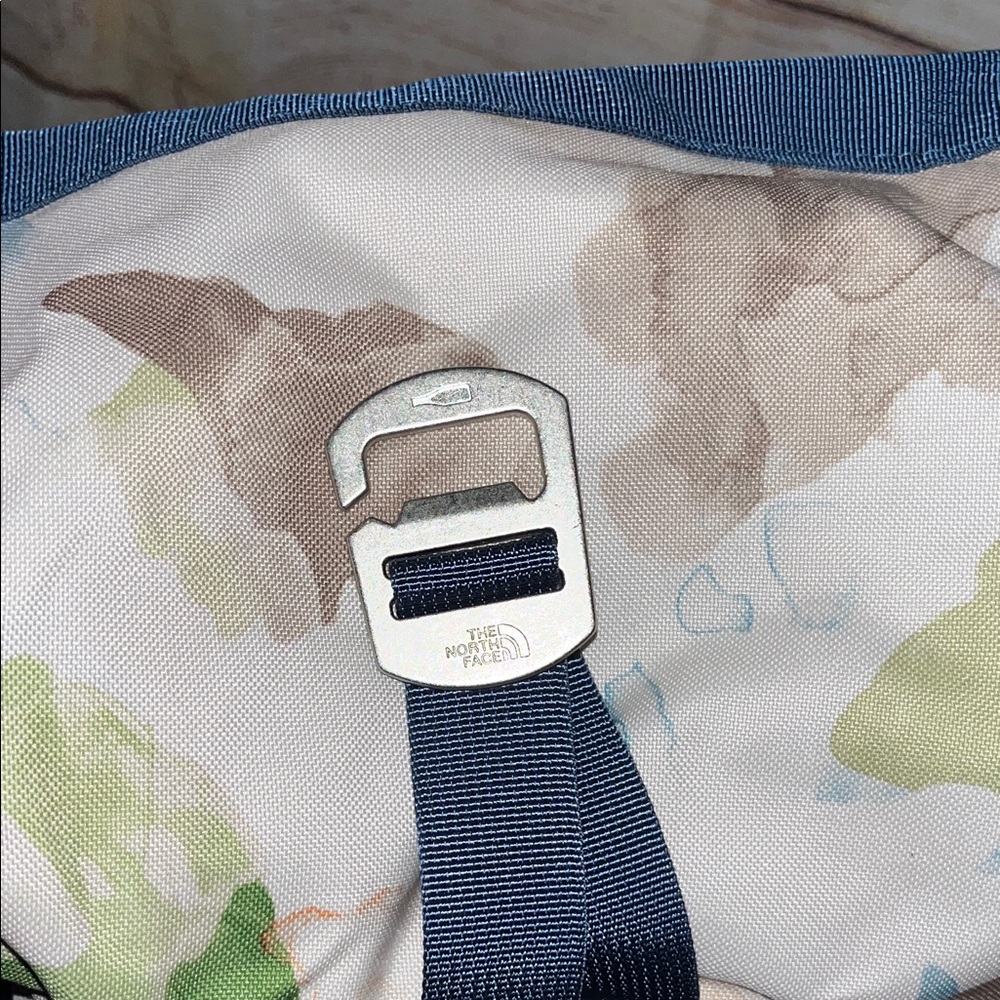 The North Face Roadsoda Waterproof Backpack - Picture 9 of 12